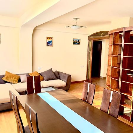 Apartment Amiryan 耶烈万 外观 照片