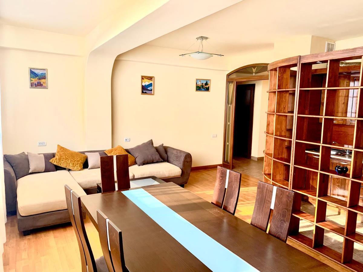 Apartment Amiryan 耶烈万 外观 照片