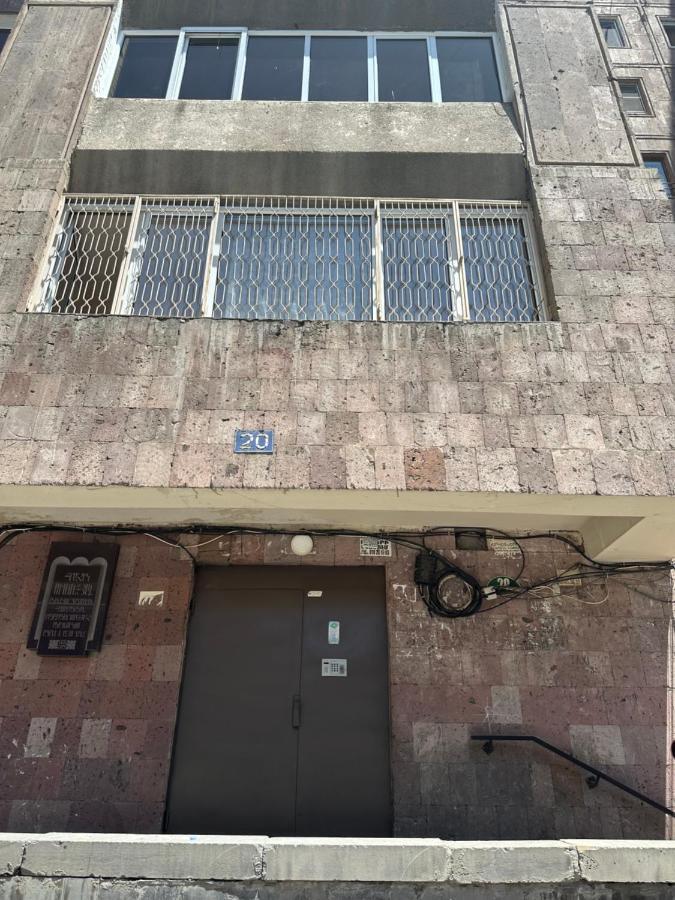 Apartment Amiryan 耶烈万 外观 照片